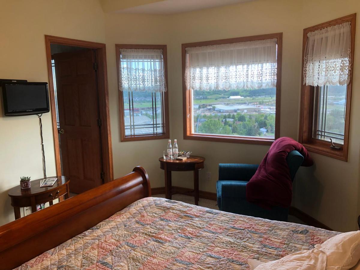 Rocky Mountain View Bed & Breakfast Cochrane Exterior foto